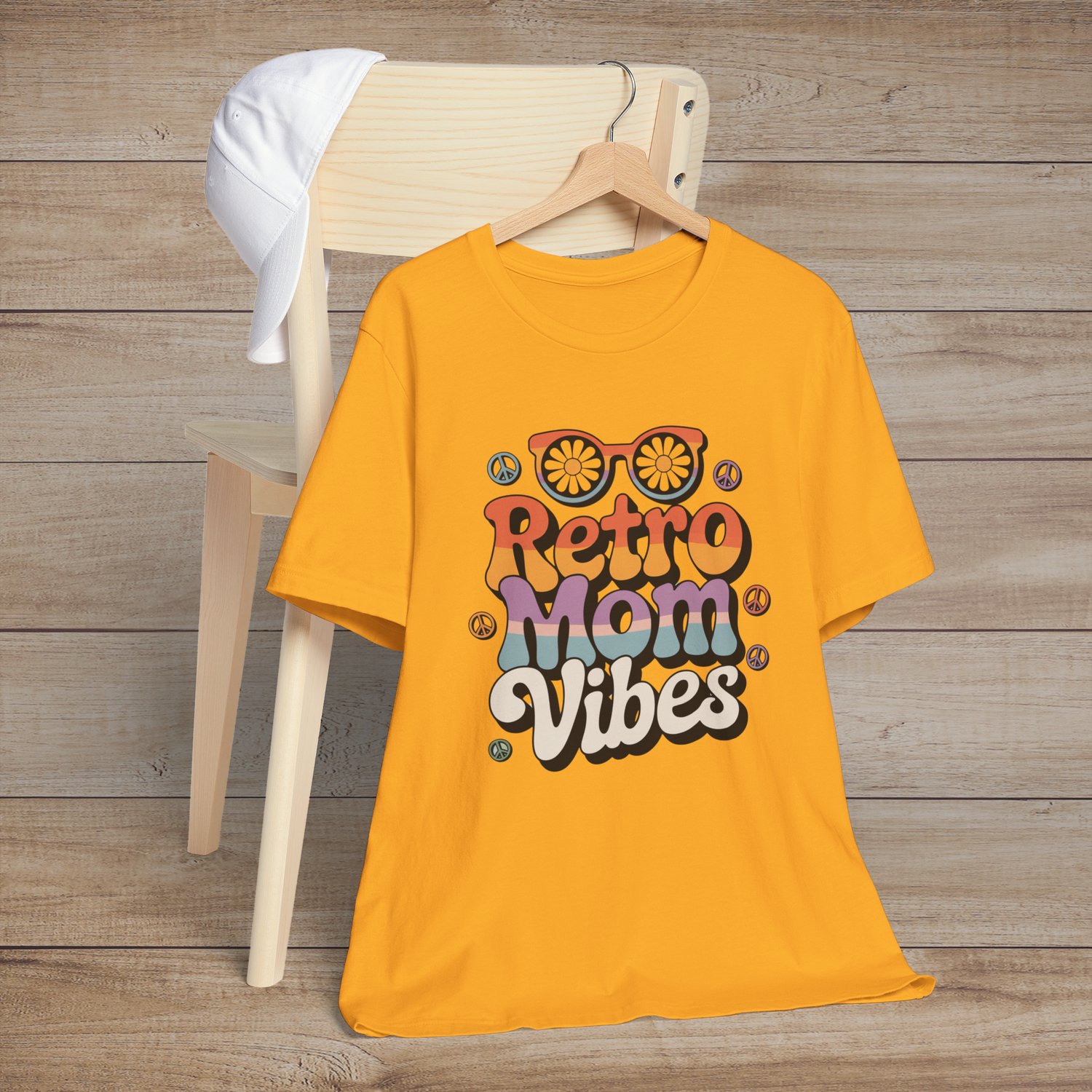 🌸 Retro Mom Vibes – A Groovy Tribute to Flower Power & Mama Magic! 🌼 Gold