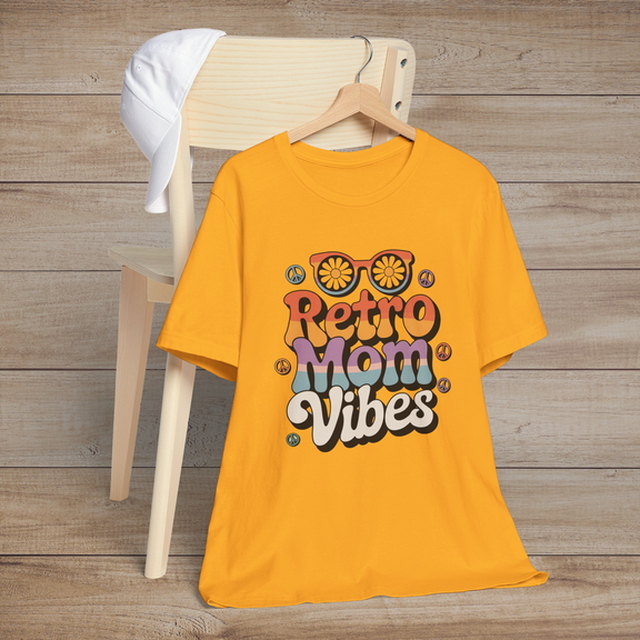 🌸 Retro Mom Vibes – A Groovy Tribute to Flower Power & Mama Magic! 🌼 Gold